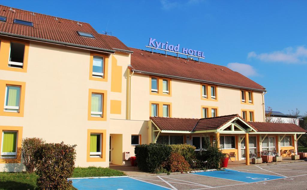 Kyriad Lyon Est - Saint Bonnet De Mure Saint-Bonnet-de-Mure Exterior foto